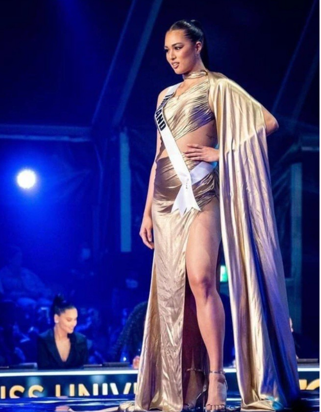 Giảm cân thành công Hoa hậu hoàn vũ Thái Lan khoe sắc sáng bừng trên sân khấu  - Ảnh 2